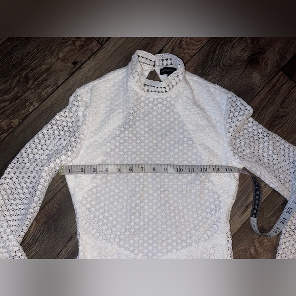 NWOT PLT White Embroidered Lace Long Sleeved Backless Bodycon Midi Dress - Picture 13 of 16